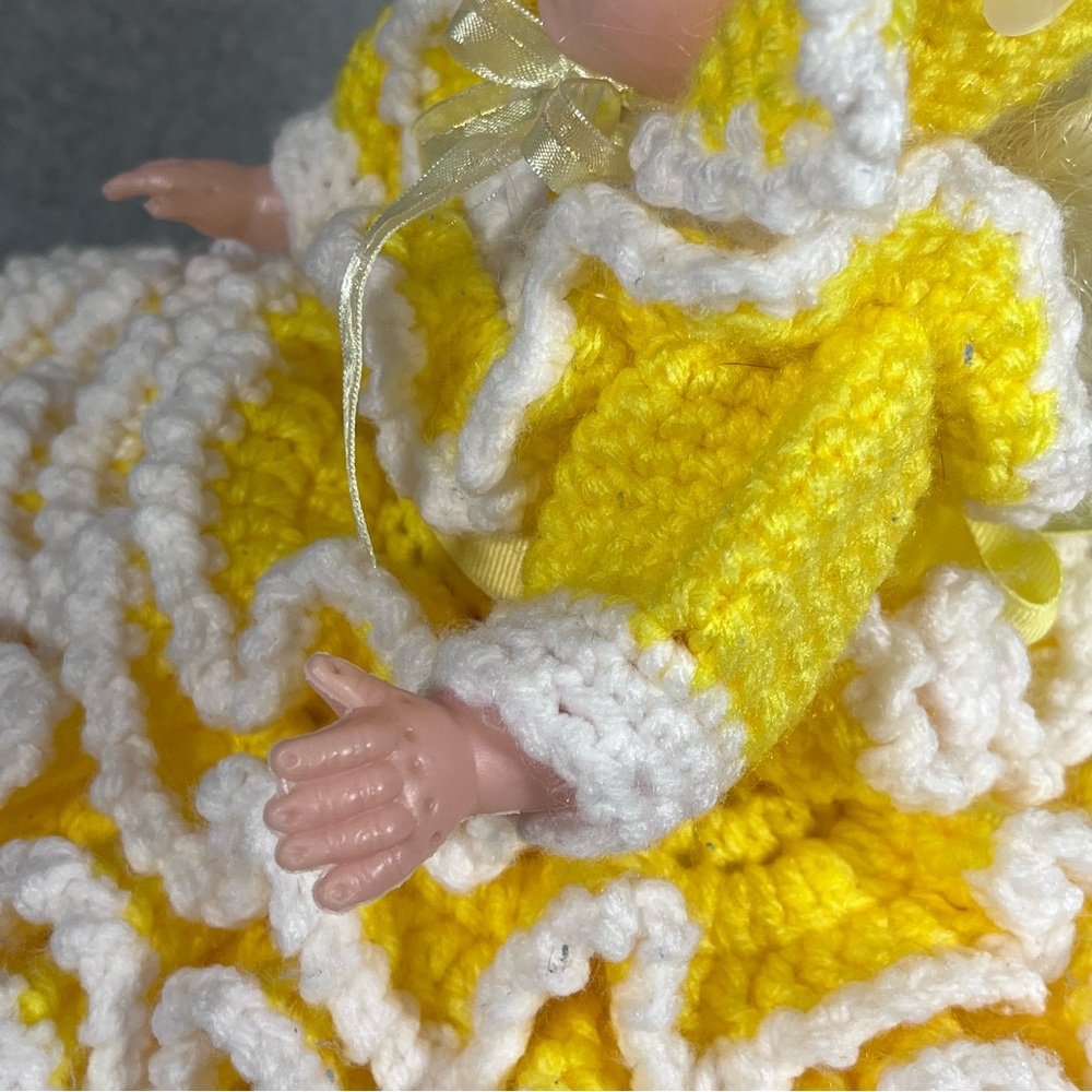 Vintage Bed Doll 13”‎ Handmade Crochet Yellow White Dress Bonnet Sleepy Eyes - Picture 12 of 16